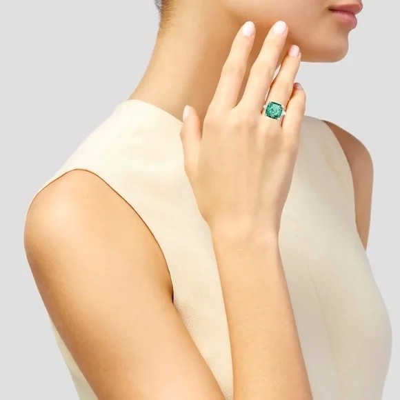 EUC Judith Ripka Sterling Silver 3.0 carat synthetic Paraiba Spinel Cushion Ring - Picture 9 of 10